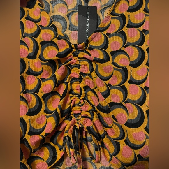 Wednesday's Girl Curve collar detail long sleeve crop top ruched front NWT Sz 18 - Picture 6 of 8